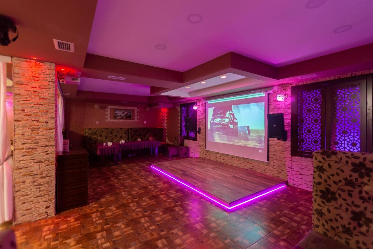 Maris Hotel Baku Bagian luar foto